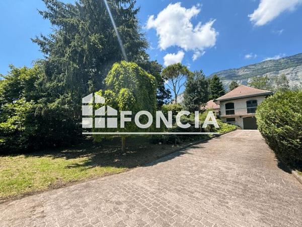 Location Maison 5 pièces 135 m² - 24 CHEMIN JALLIERES Meylan 38240