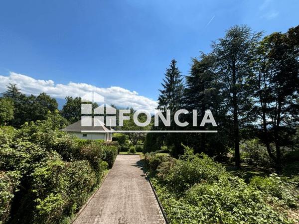 Location Maison 5 pièces 135 m² - 24 CHEMIN JALLIERES Meylan 38240