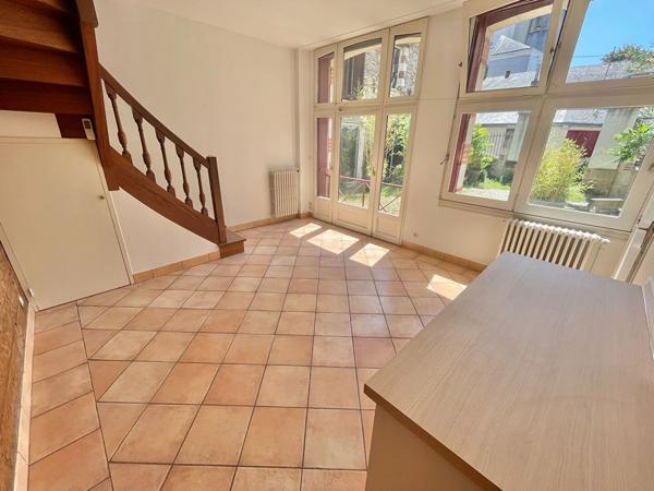 A LOUER - NANTES ST CLEMENT - Rare, Maison de Charme au calme, 2 Chambres et Bureau