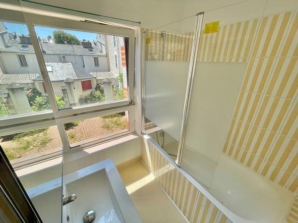 A LOUER - NANTES ST CLEMENT - Rare, Maison de Charme au calme, 2 Chambres et Bureau