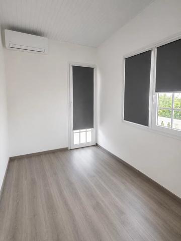 Vente                                                      Appartement
                        
                     3 pièces                                         à Saint-Joseph
