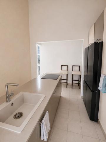 Vente                                                      Appartement
                        
                     3 pièces                                         à Saint-Joseph