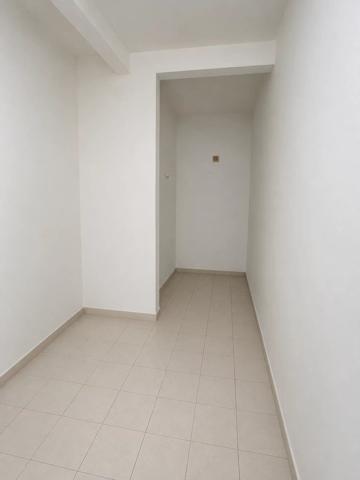 Vente                                                      Appartement
                        
                     3 pièces                                         à Saint-Joseph