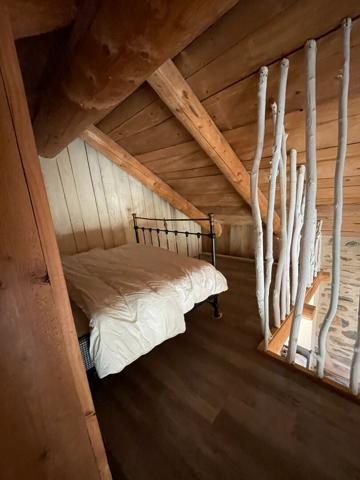 MAISON MEUBLEE T1 à 7 KM d' YSSINGEAUX