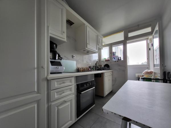 Marignane (13700) APPARTEMENT 3 PIECES AVEC BALCON ET PLACE DE PARKING PRIVATIVE