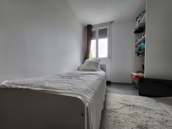 Marignane (13700) APPARTEMENT 3 PIECES AVEC BALCON ET PLACE DE PARKING PRIVATIVE