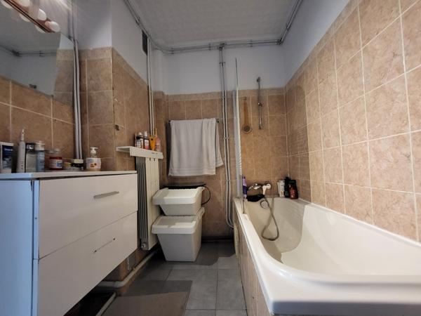 Marignane (13700) APPARTEMENT 3 PIECES AVEC BALCON ET PLACE DE PARKING PRIVATIVE