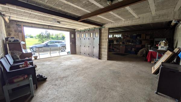 Vaste maison avec vue dégagée  - Charroux