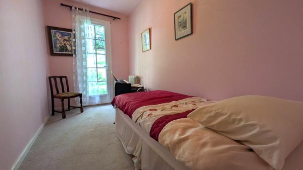 Vaste maison avec vue dégagée  - Charroux