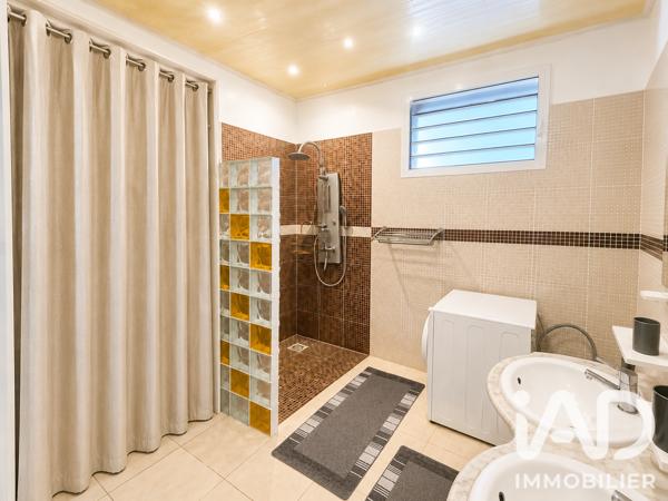 Maison à vendre 10 pièces 204 m² Saint-Pierre