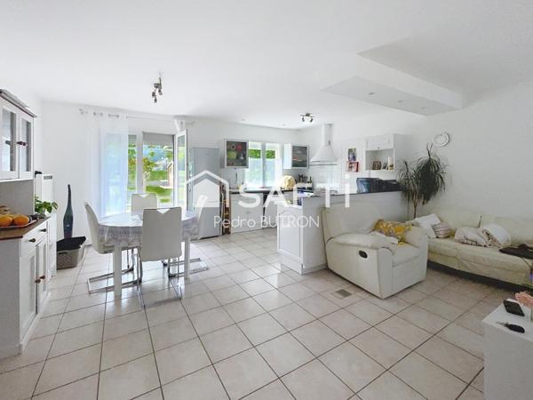 Izaourt : Villa vue sommets, confort & énergie.