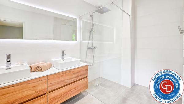 Magnifique villa rénovée avec 5 chambres, piscine et garage