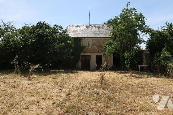 PROX CENTRE-VILLE, MAISON DE 1959 à rénover, + 100m2 hab., comprenant :
. entrée, cuisine (11m...