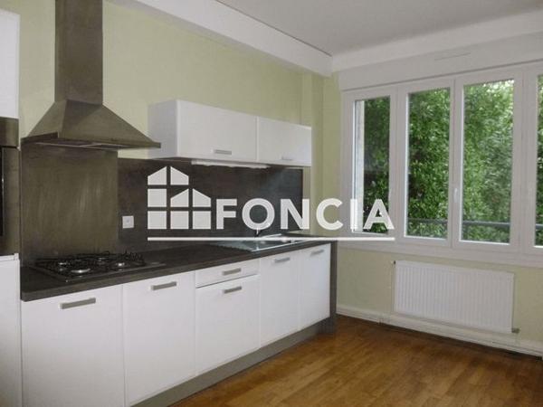 Location Studio 27.95 m² - 1 RUE PIERRE ET MARIE CURIE Lorient 56100