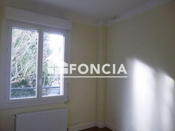 Location Studio 27.95 m² - 1 RUE PIERRE ET MARIE CURIE Lorient 56100