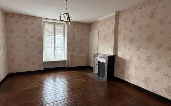 Maison à vendre    6 pièces •  Mamers