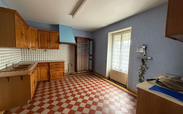 Maison à vendre    6 pièces •  Mamers