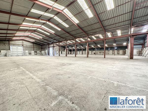 Achat local commercial près de Saint-Jacques-de-Thouars - 3600 m² - 318 000 €
