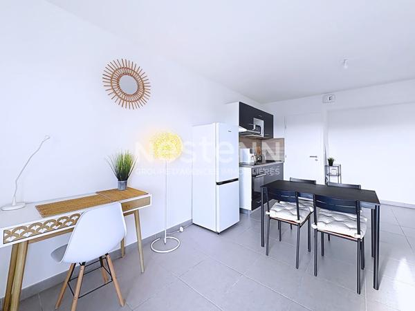 Appartement T2 moderne de 48 m² avec terrasse et vue dégagée sur le Massif de La Clape, place de parking & ascenseur, Quartier prisé et verdoyant 11100 Narbonne