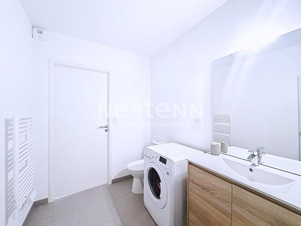 Appartement T2 moderne de 48 m² avec terrasse et vue dégagée sur le Massif de La Clape, place de parking & ascenseur, Quartier prisé et verdoyant 11100 Narbonne