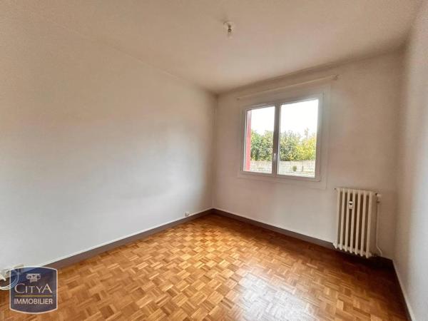 Appartement à louer 2 pièces 56.08m² Laval (53000)