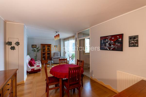 Vente
                Appartement79,65 m² - 4 Pièces -
                    La Roche-sur-Yon (85000)