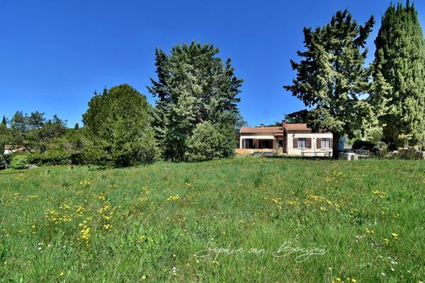 Terrain à vendre EGUILLES (13), 2 800 m2 viabilisé, pour rénover 1 maisons et/ou construire 1 à 2 maisons