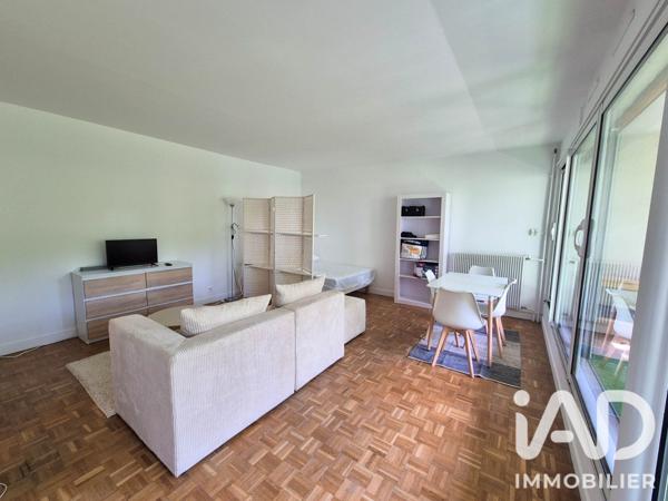 Location studio 38 m² Cergy