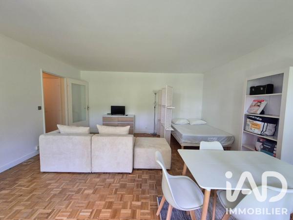 Location studio 38 m² Cergy