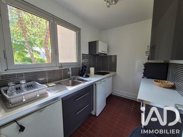 Location studio 38 m² Cergy