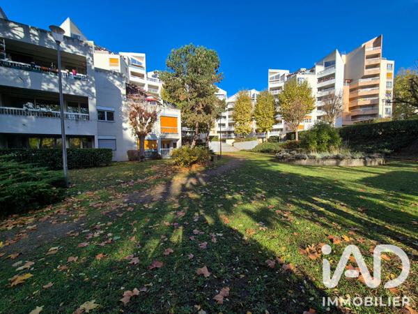 Location studio 38 m² Cergy