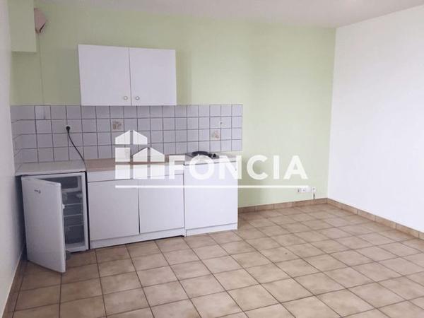 Location Studio 27.2 m² - 117 RUE ROGER SALENGRO La Roche Sur Yon 85000