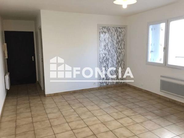 Location Studio 27.2 m² - 117 RUE ROGER SALENGRO La Roche Sur Yon 85000