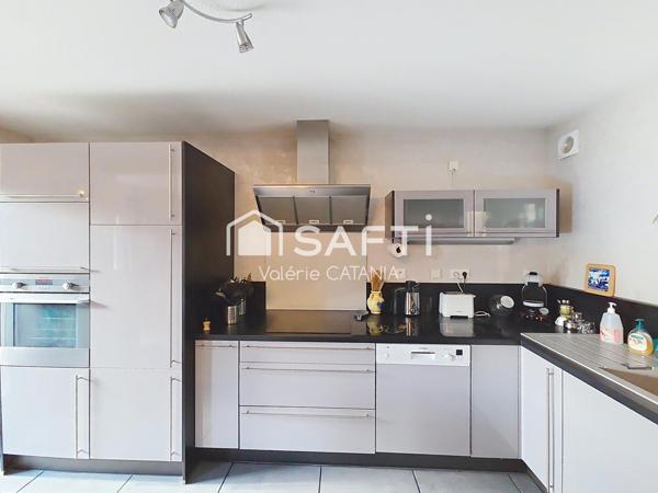 Sassenage – Appartement T4 de 76m², lumineux avec balcon, garage et cellier