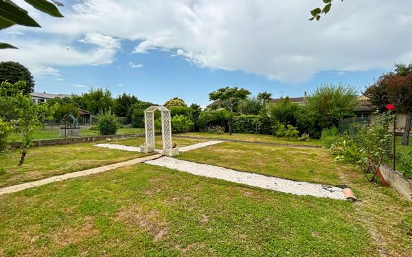 Maison à vendre    3 pièces •  Fleurance