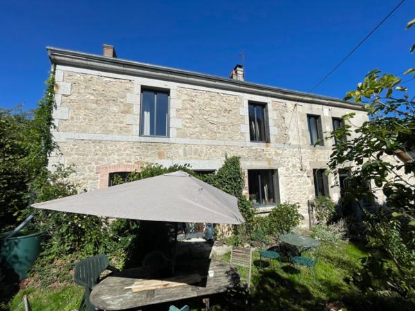 Authenticité et charme 172m2 et 5ha de terrain attenant 252000€