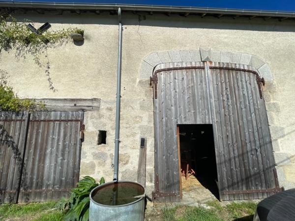 Authenticité et charme 172m2 et 5ha de terrain attenant 252000€