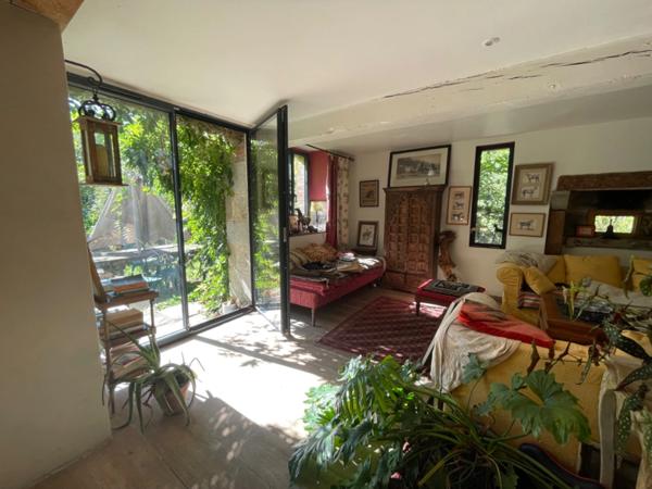 Authenticité et charme 172m2 et 5ha de terrain attenant 252000€