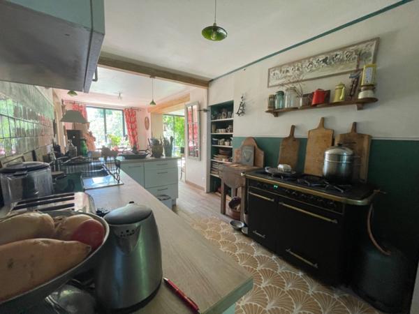 Authenticité et charme 172m2 et 5ha de terrain attenant 252000€