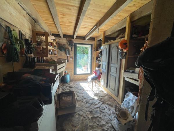 Authenticité et charme 172m2 et 5ha de terrain attenant 252000€