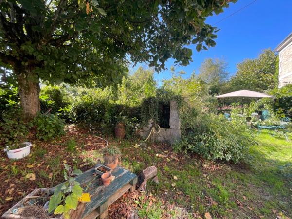 Authenticité et charme 172m2 et 5ha de terrain attenant 252000€