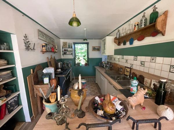 Authenticité et charme 172m2 et 5ha de terrain attenant 252000€