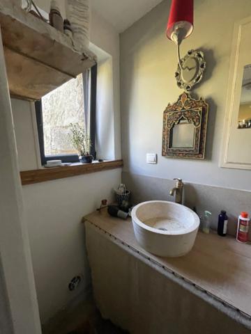 Authenticité et charme 172m2 et 5ha de terrain attenant 252000€