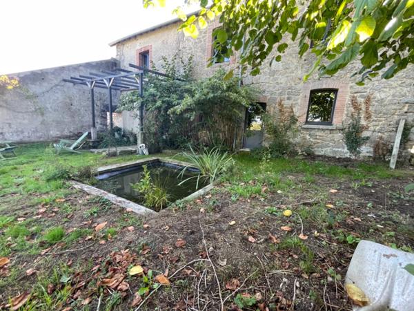 Authenticité et charme 172m2 et 5ha de terrain attenant 252000€