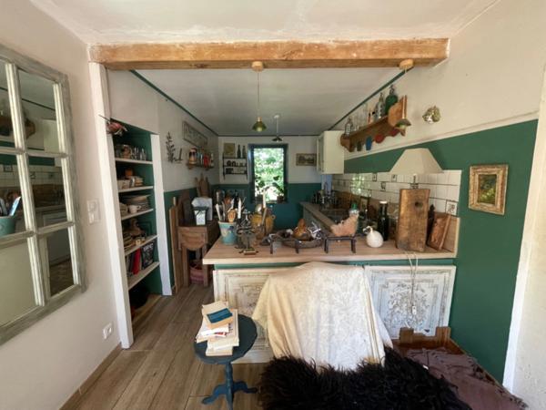 Authenticité et charme 172m2 et 5ha de terrain attenant 252000€