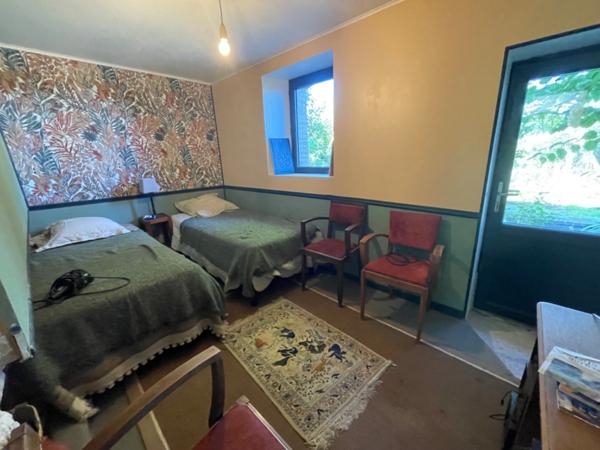 Authenticité et charme 172m2 et 5ha de terrain attenant 252000€