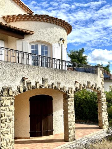 Maison 7 pièces - 210 m² Exclusivité efficity