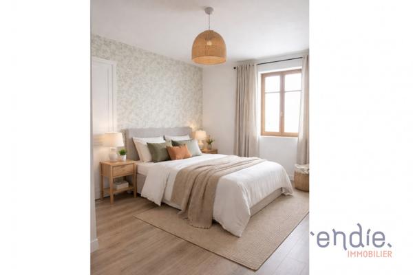 Appartement de 130 m², avec terrain pentu de 1200m² privé, double garage et combles de 165m² aménageables