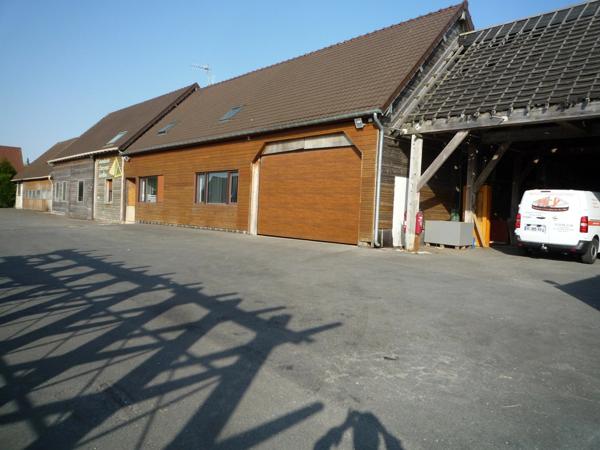 Dpt Aisne (02), LA CROIX SUR OURCQ à vendre ensemble immobilier professionnel 1170 m2 ateliers et bureaux sur 3000 m2 de terrain