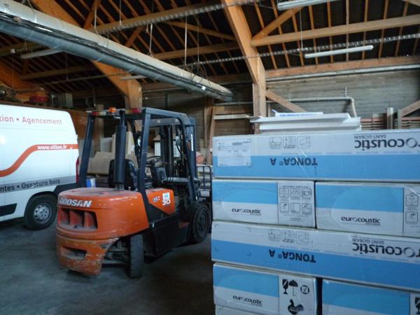 Dpt Aisne (02), LA CROIX SUR OURCQ à vendre ensemble immobilier professionnel 1170 m2 ateliers et bureaux sur 3000 m2 de terrain